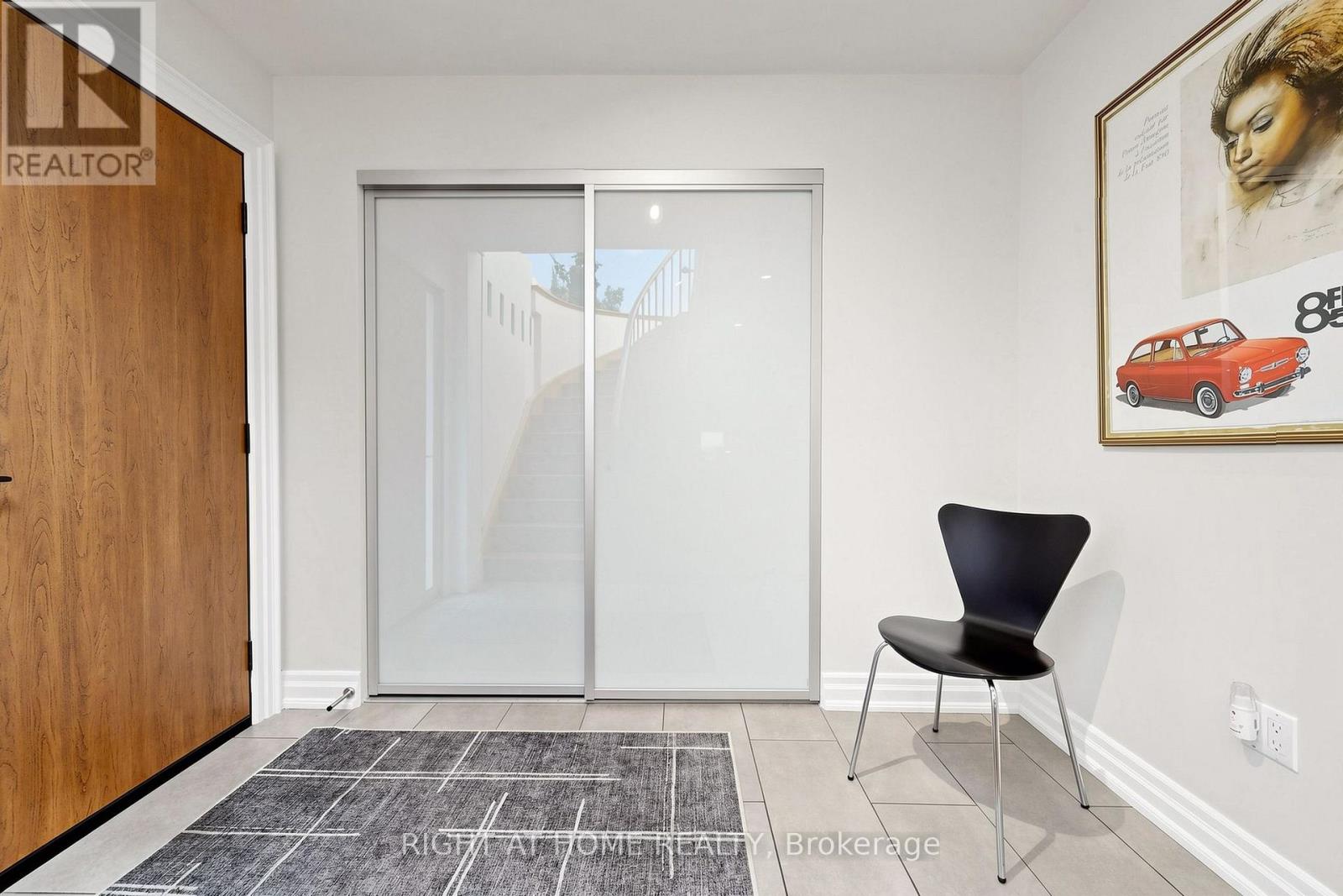 4 Grovetree Road, Toronto, ON photo 12