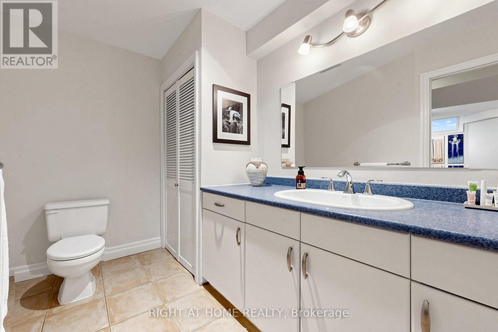 4 Grovetree Road, Toronto, ON photo 29