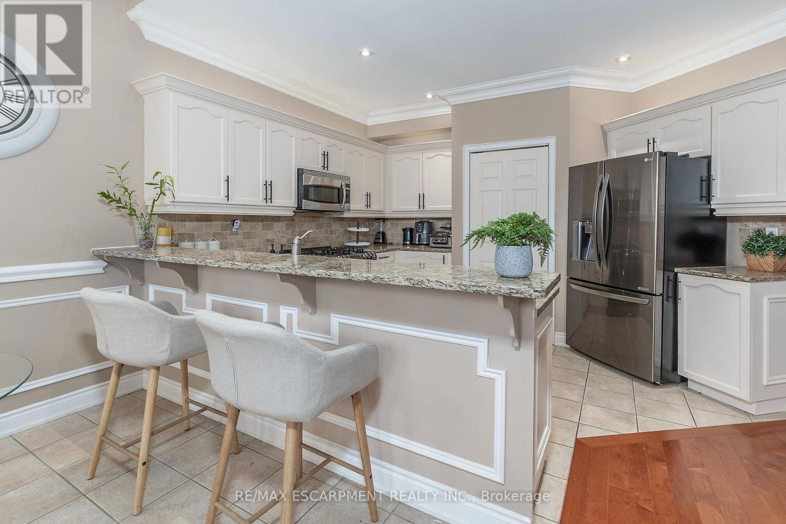 151 MOORE CRESCENT - 8
