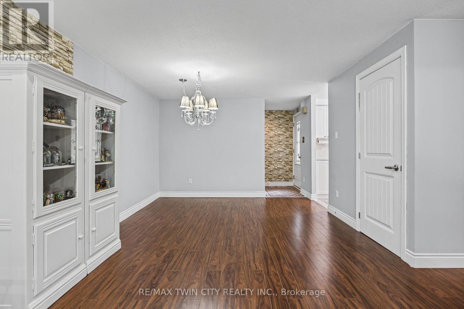 #74 65 GLAMIS ROAD - 12