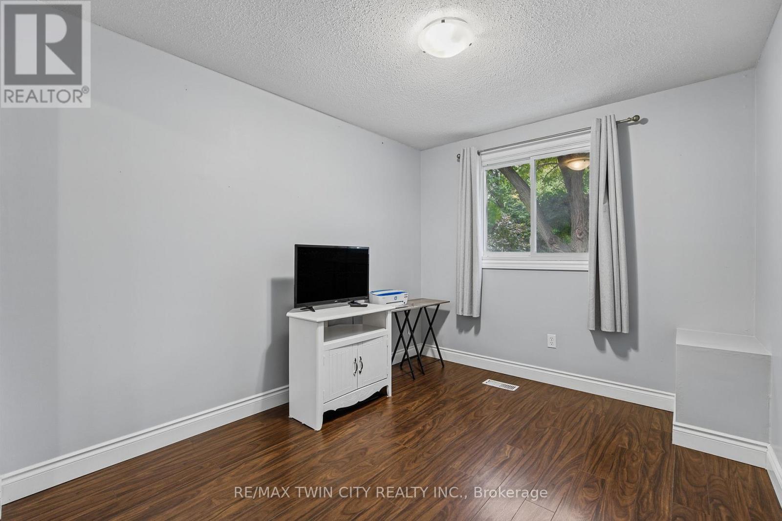 #74 65 GLAMIS ROAD - 19
