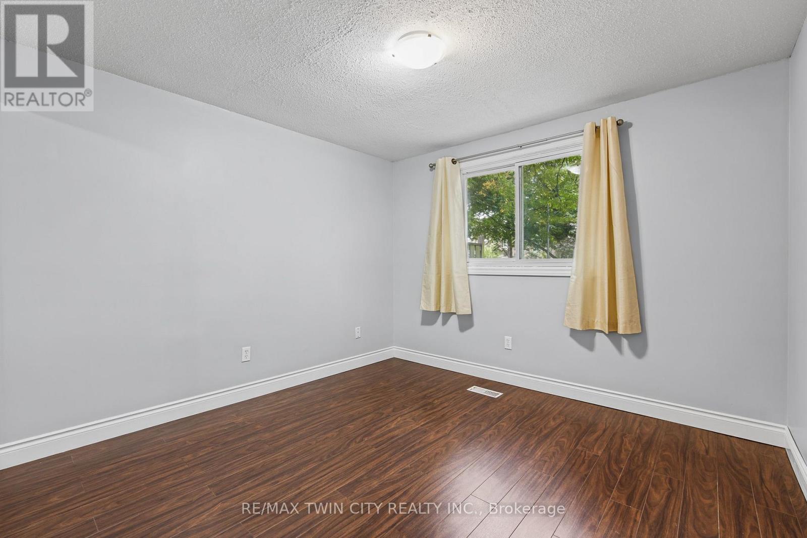 #74 65 GLAMIS ROAD - 20