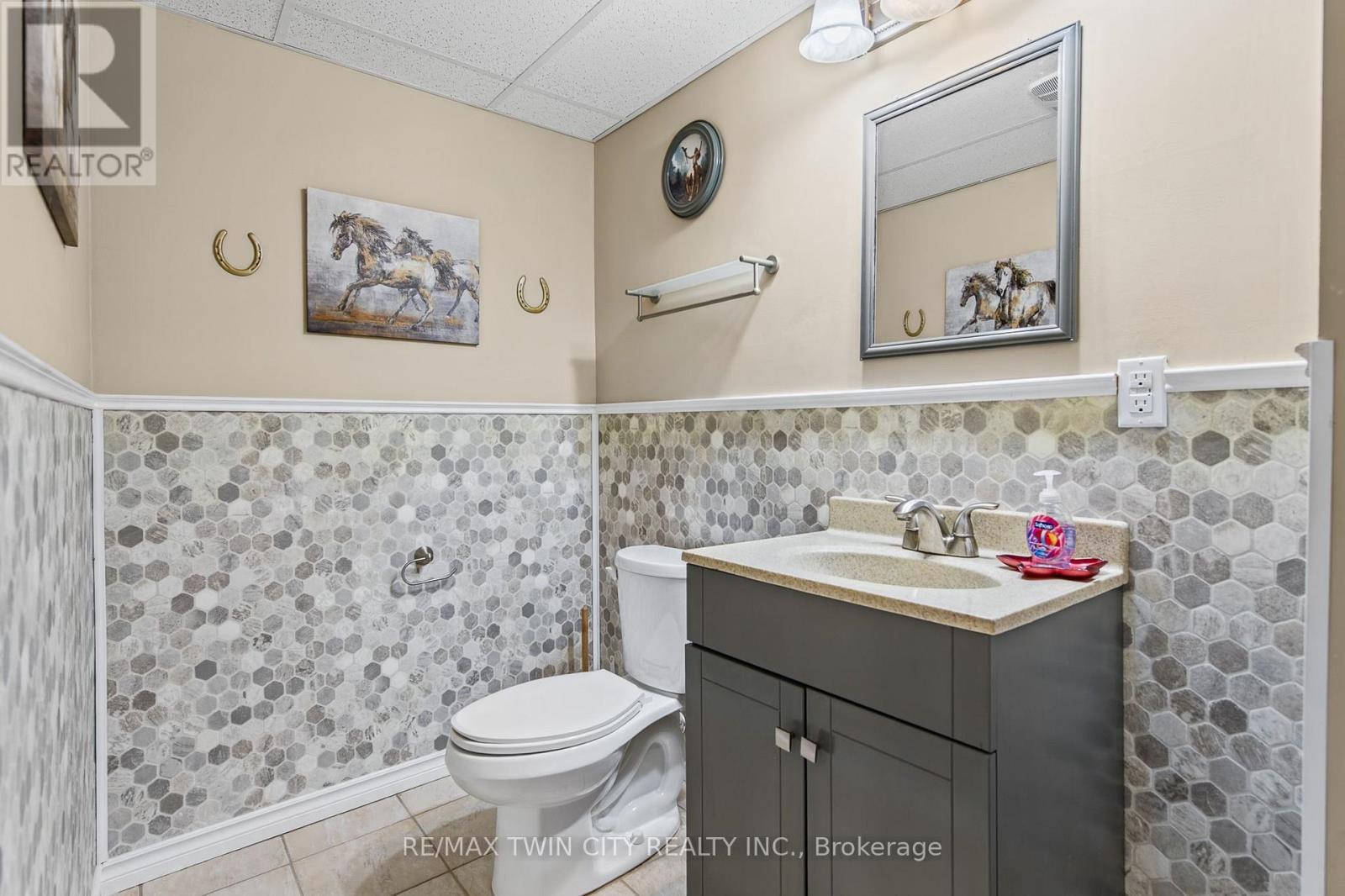 #74 65 GLAMIS ROAD - 26