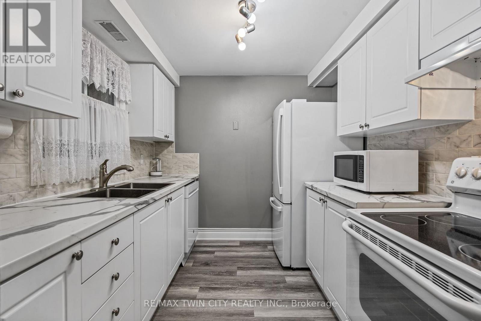 #74 65 GLAMIS ROAD - Image 7
