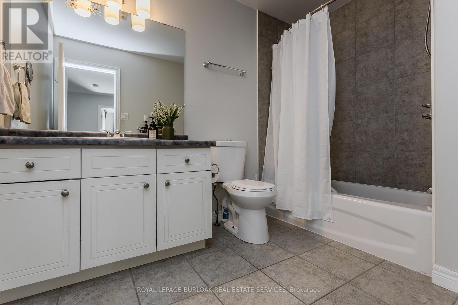 32 Great Oak Trail, Hamilton, ON photo 20
