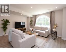 4pc Ensuite bath - 677 Park Road N Unit# 2, Brantford, ON N3R0A2 Photo 8