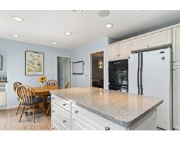 17394 28a Avenue, Surrey, BC V3Z0E7 Photo 18