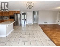 Great room - 920 Marl Meadow Court, Kitchener, ON N2R1L4 Photo 9