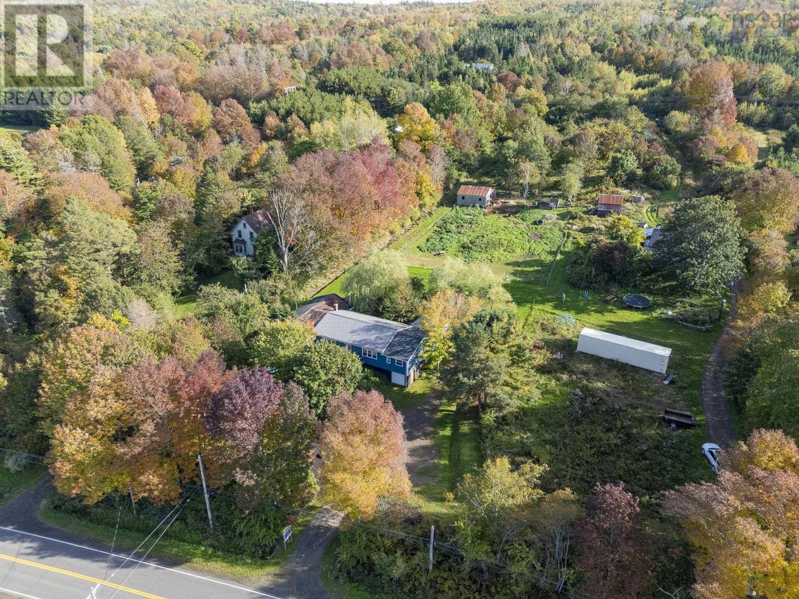 1260 Highway 201 - 34
