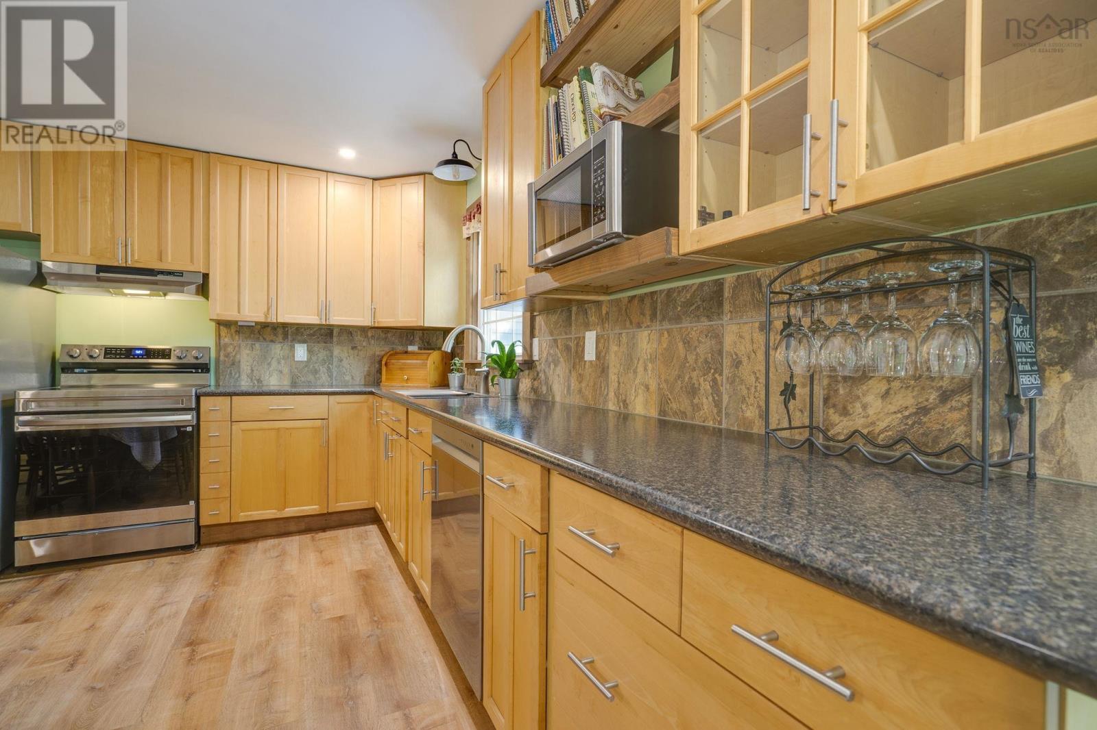 1260 Highway 201 - 5