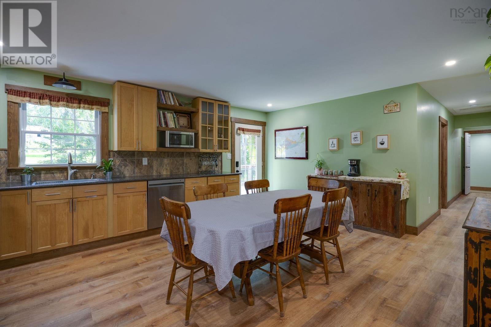 1260 Highway 201 - 6