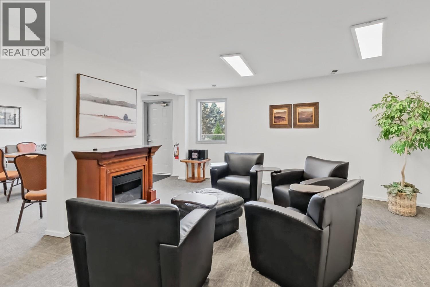 201 3335 Richter Street, Kelowna