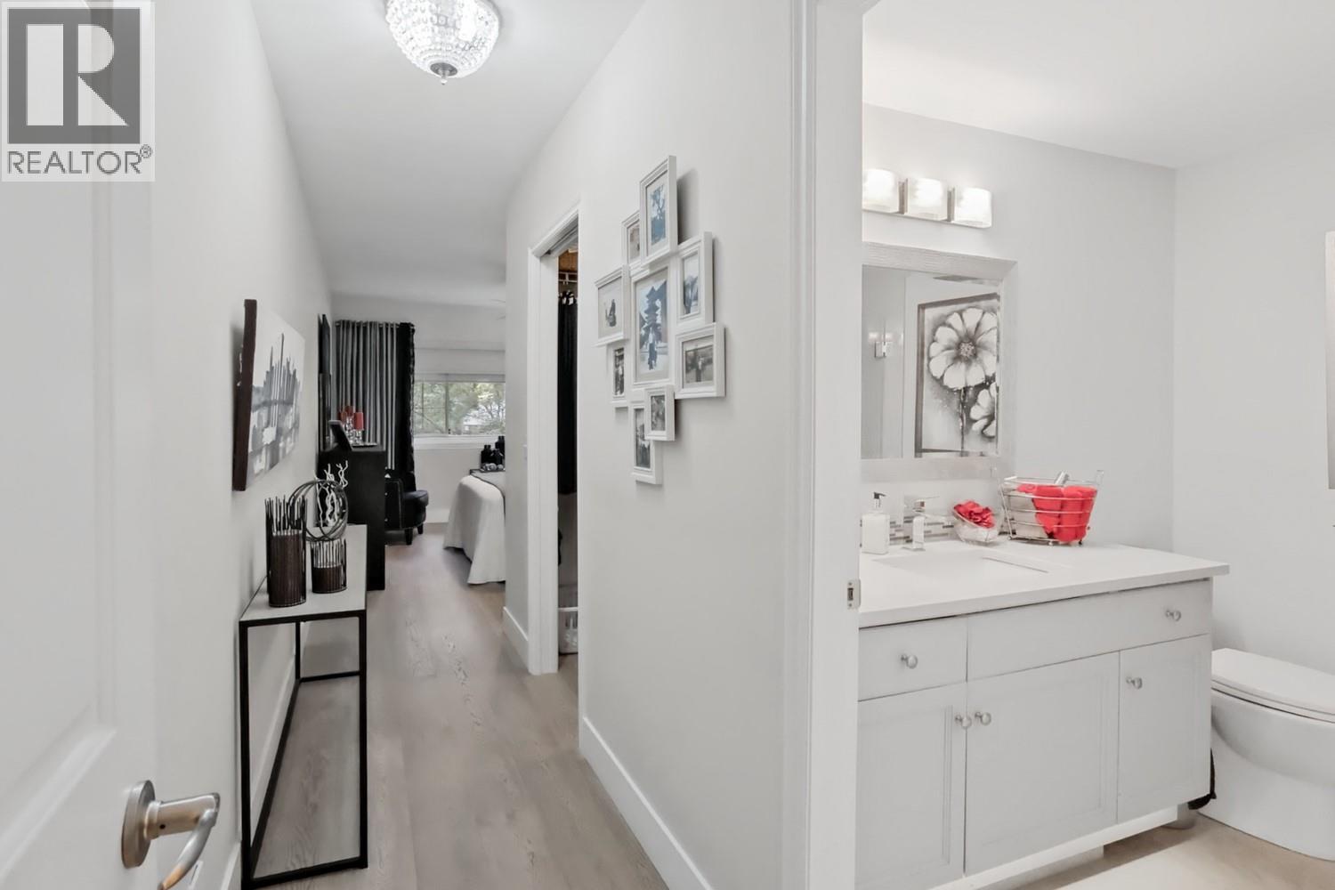 201 3335 Richter Street, Kelowna