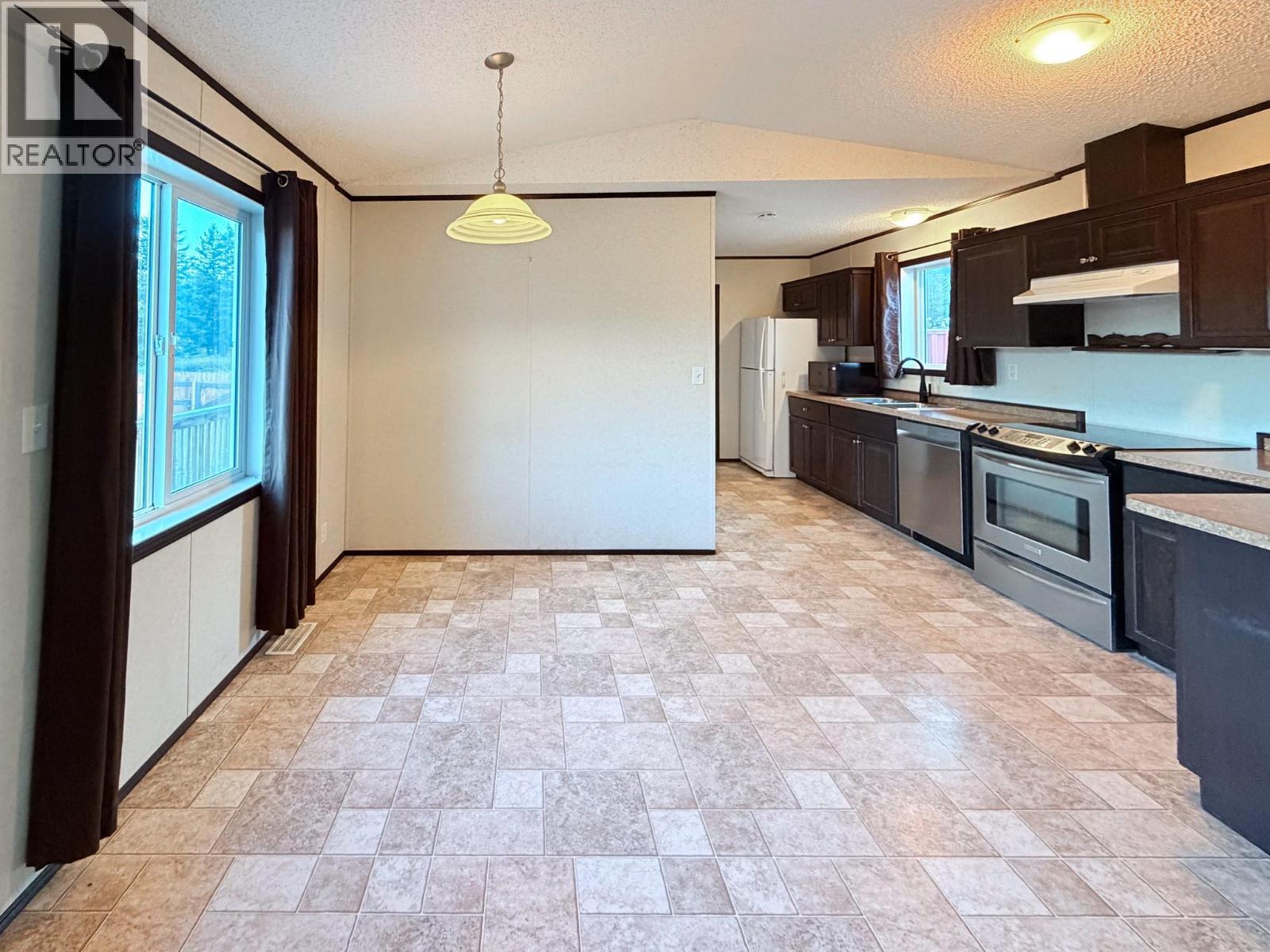 4821 CRESCENTWOOD Drive, Edgewater