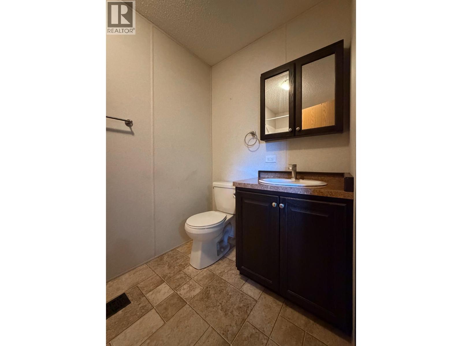 4821 CRESCENTWOOD Drive, Edgewater
