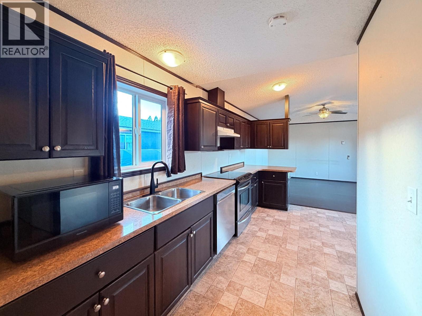 4821 CRESCENTWOOD Drive, Edgewater