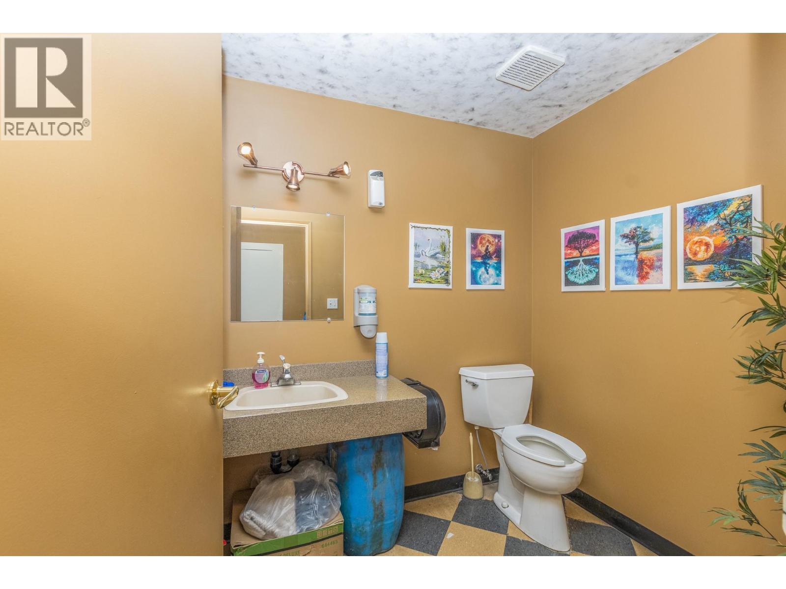  430 7 Street Southwest, Salmon Arm - Image 1