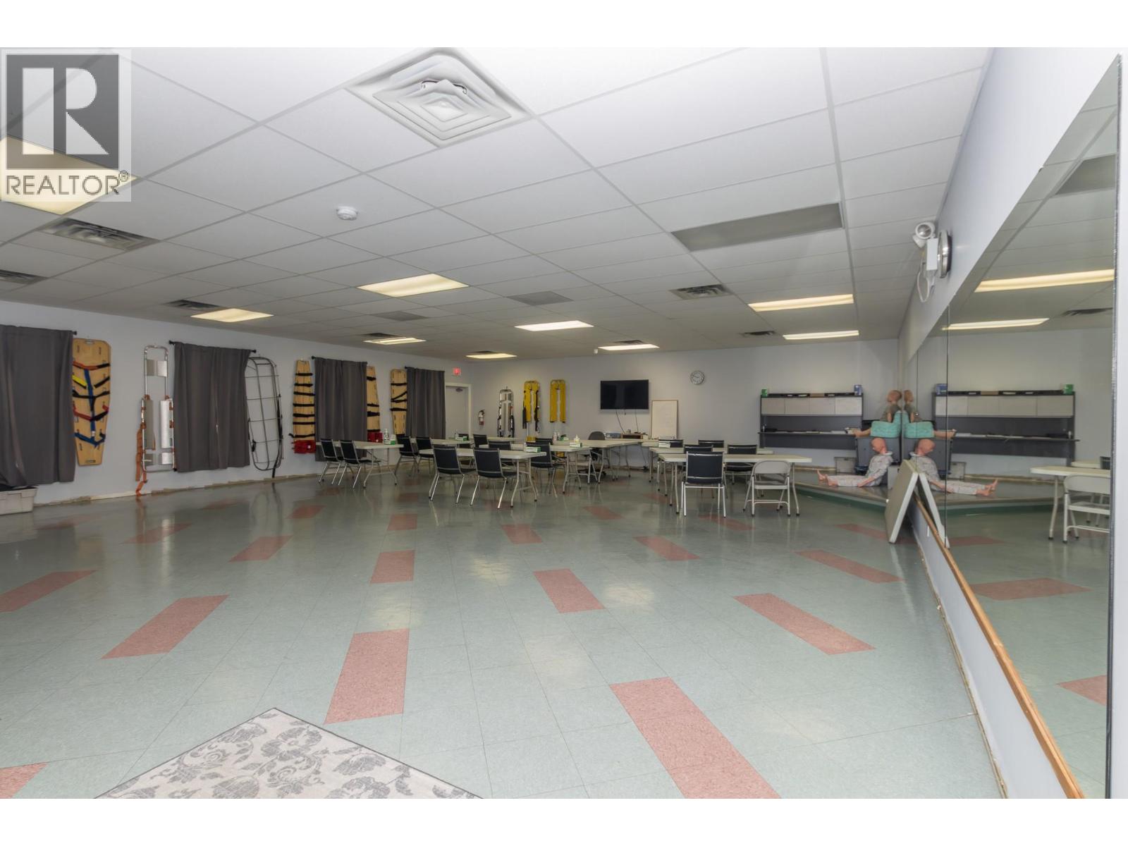  430 7 Street Southwest, Salmon Arm - Image 1