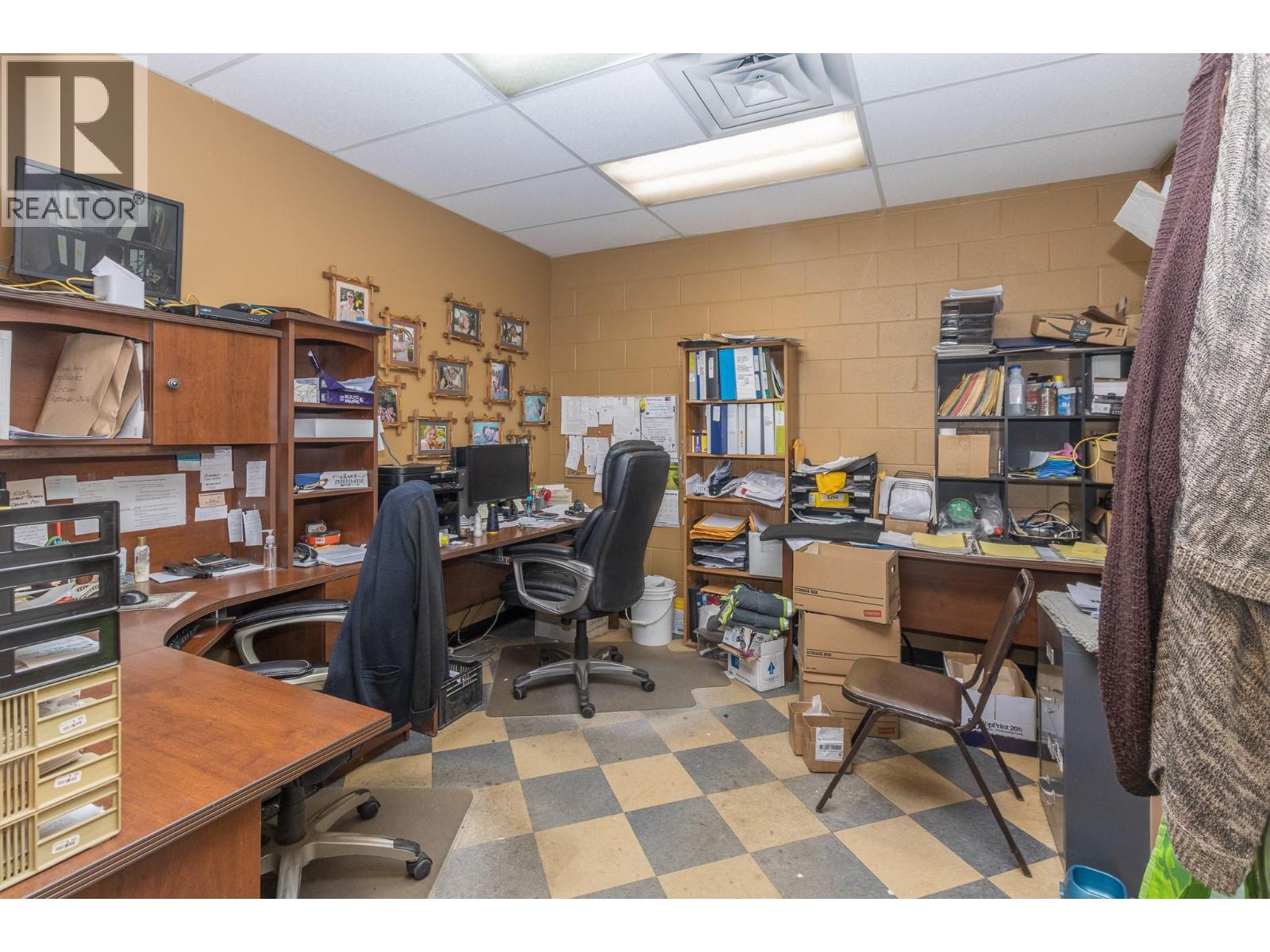  430 7 Street Southwest, Salmon Arm - Image 1
