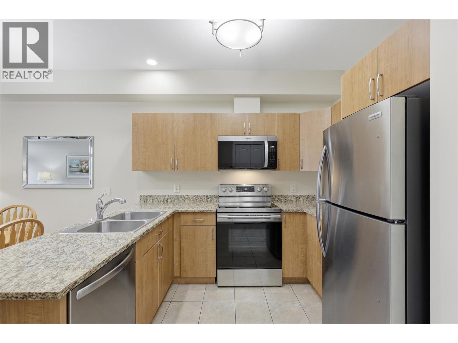 #301 760 MAYFAIR Street - Image 5
