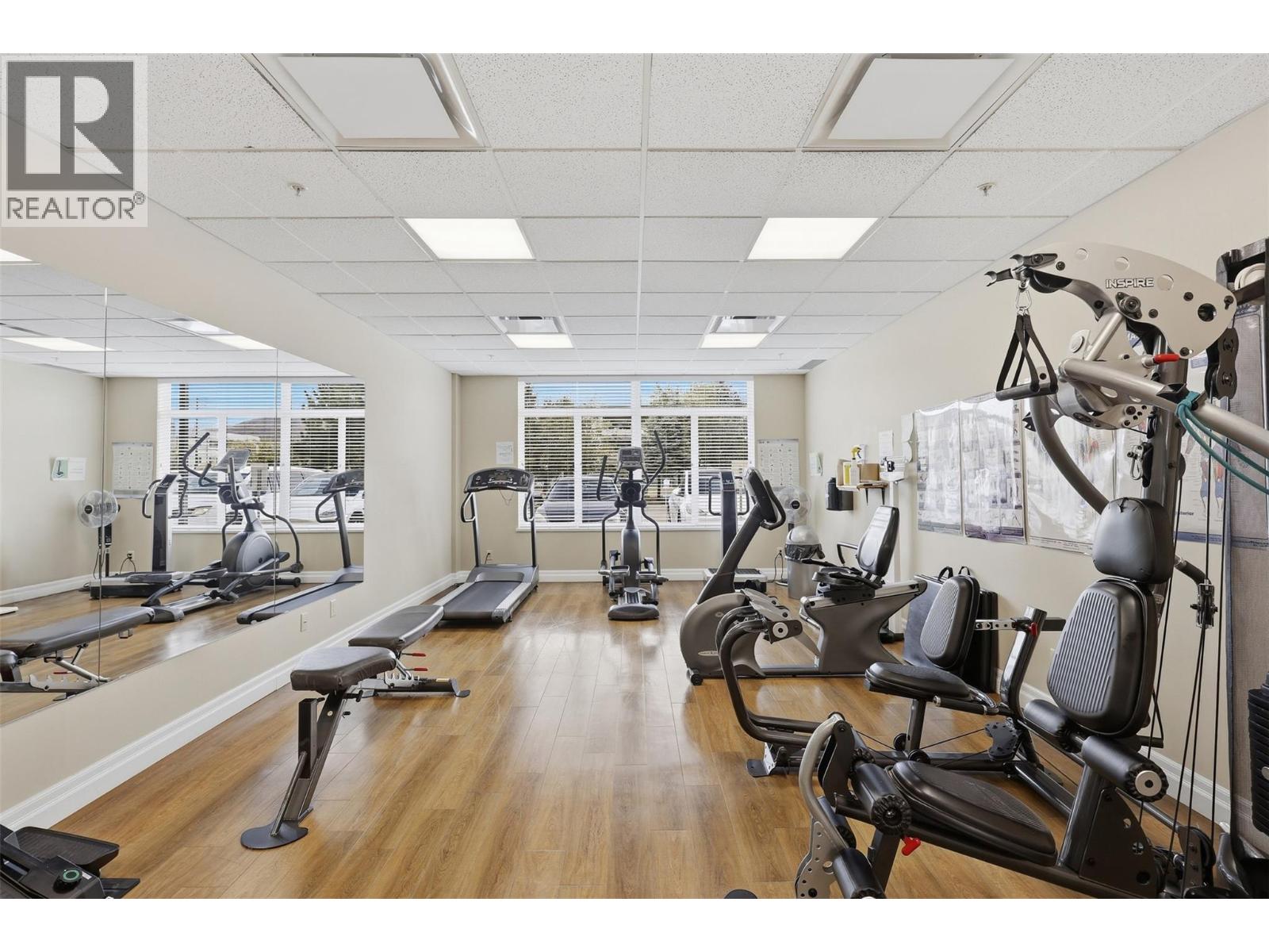 #301 760 MAYFAIR Street - 25