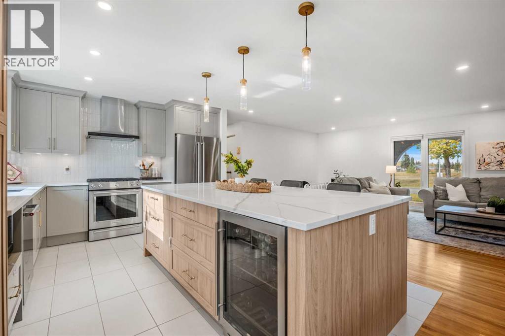 68 Lake Emerald Road SE, Calgary, Alberta, T2J2J7 — thumbnail 7