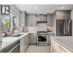 4pc Bathroom - 68 Lake Emerald Road Se, Calgary, AB T2J2J7 Photo 8
