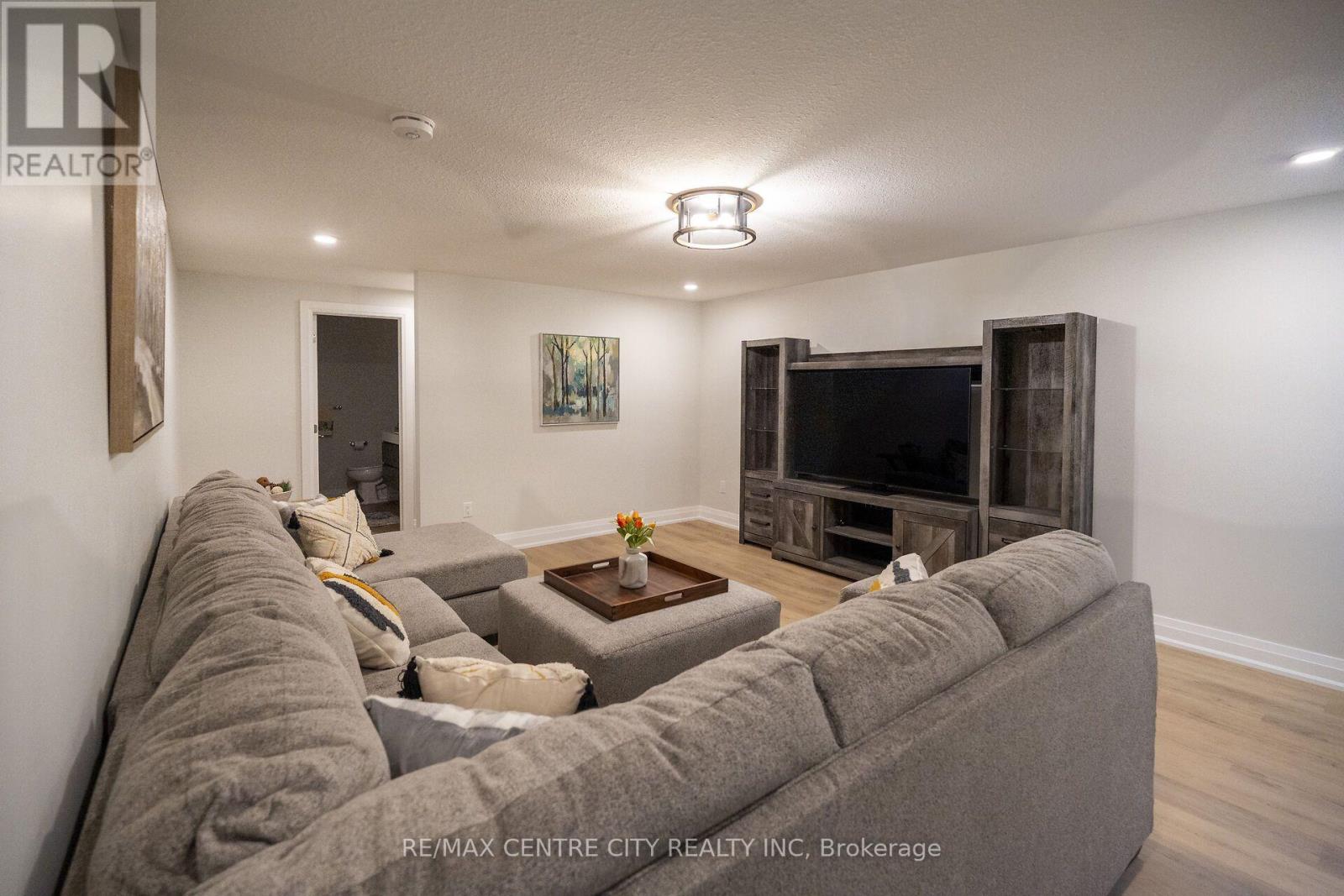 2181 LOCKWOOD CRESCENT - 41