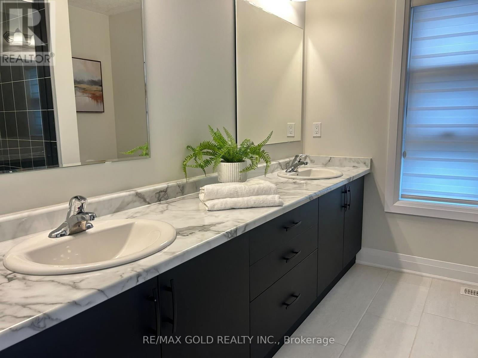 617 Benninger Drive, Kitchener, ON photo 33