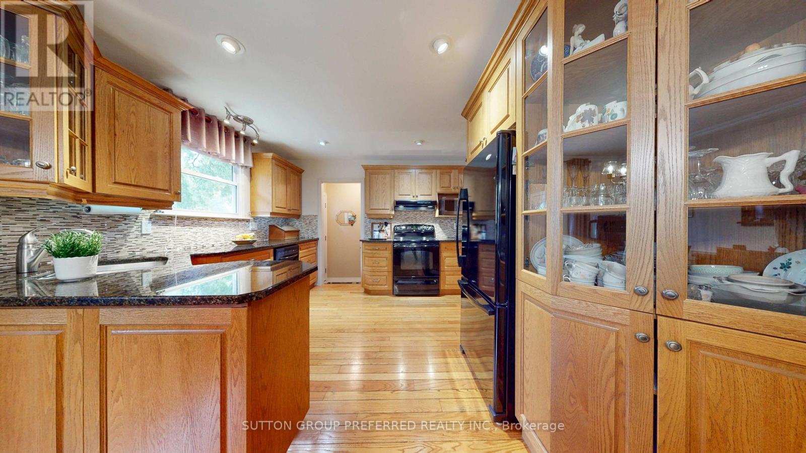 573 JAMAICA COURT - 15