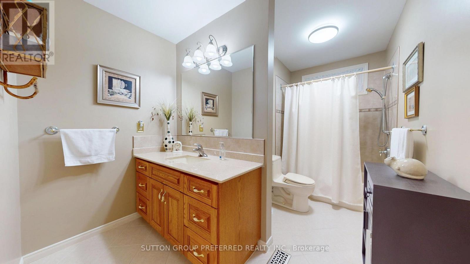 573 JAMAICA COURT - 24