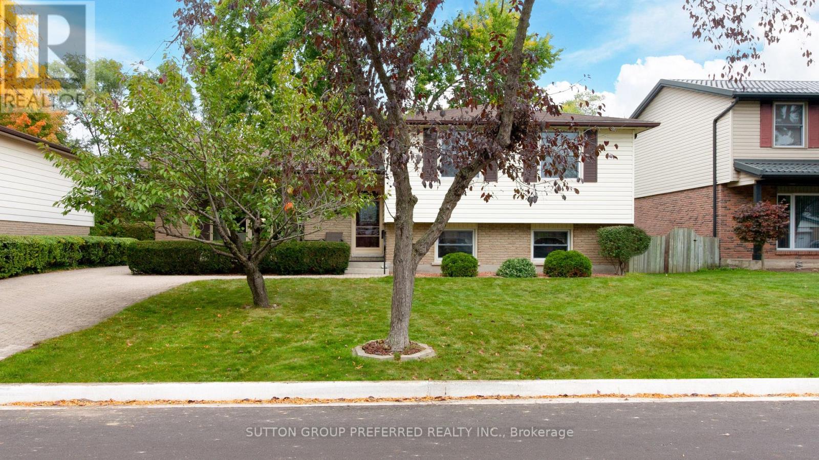 573 JAMAICA COURT - 4
