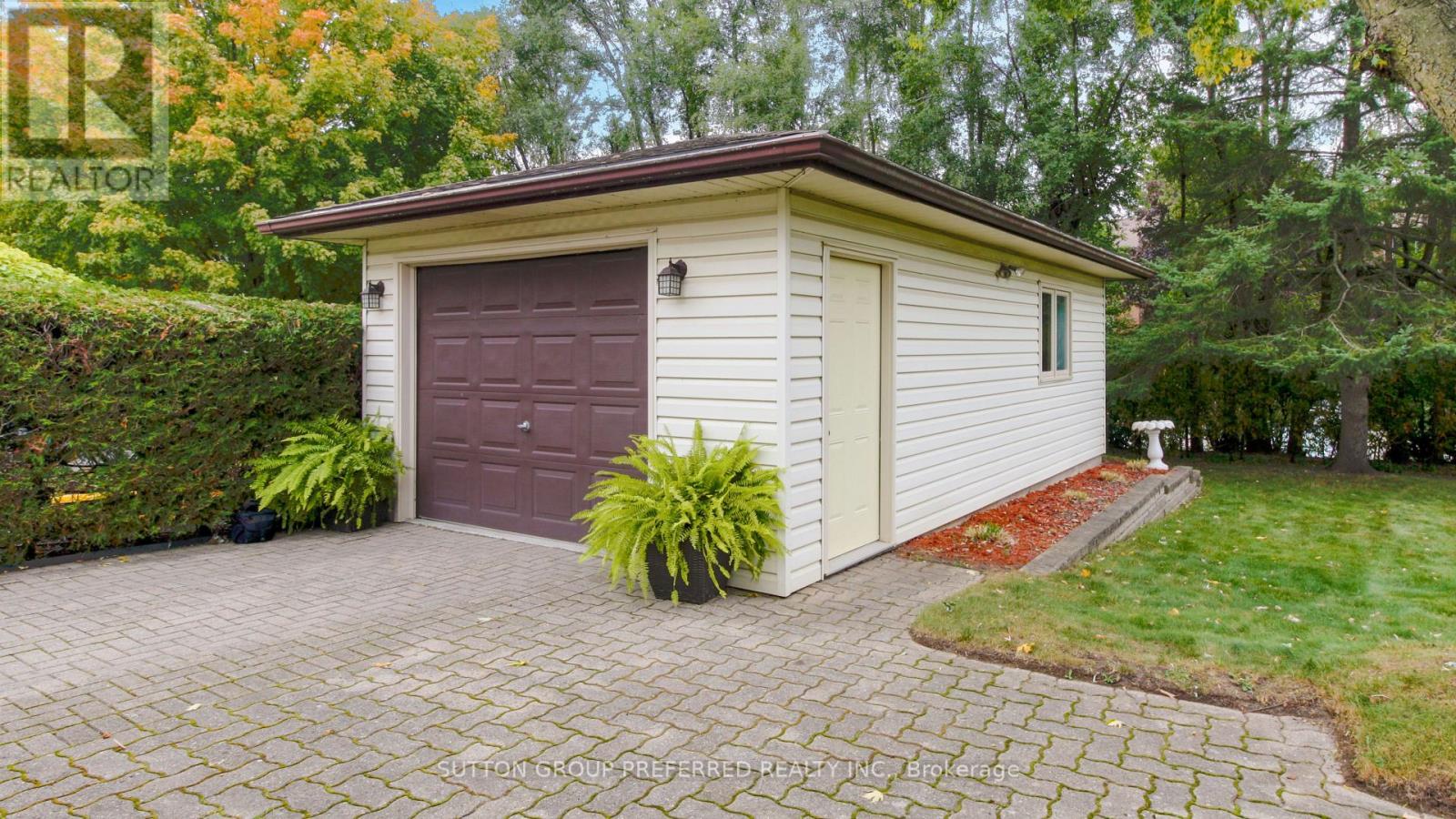 573 JAMAICA COURT - 5
