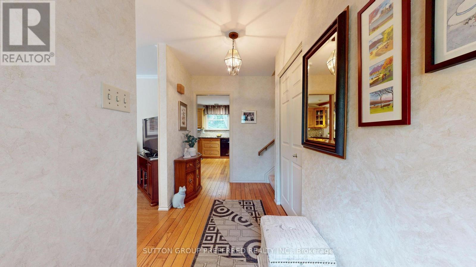 573 JAMAICA COURT - 7