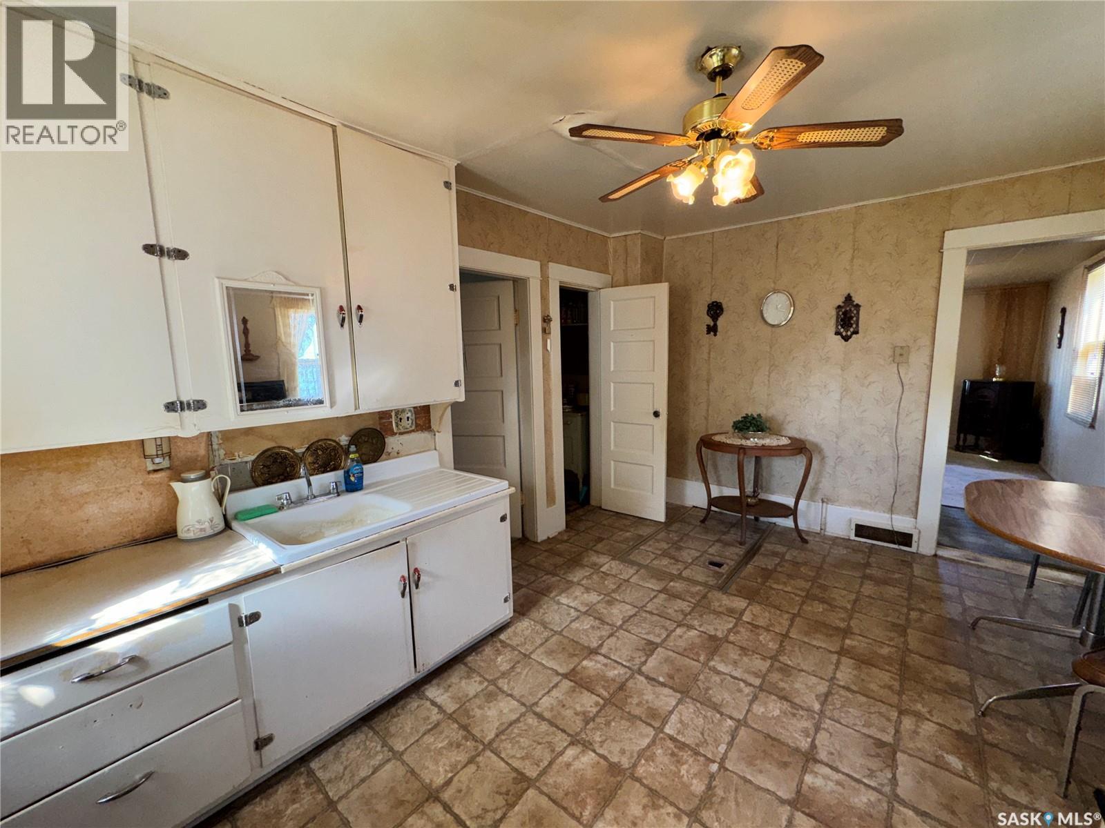 414 4th AVENUE E - Image 3