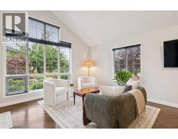 108 Elgin Manor SE - photo 5