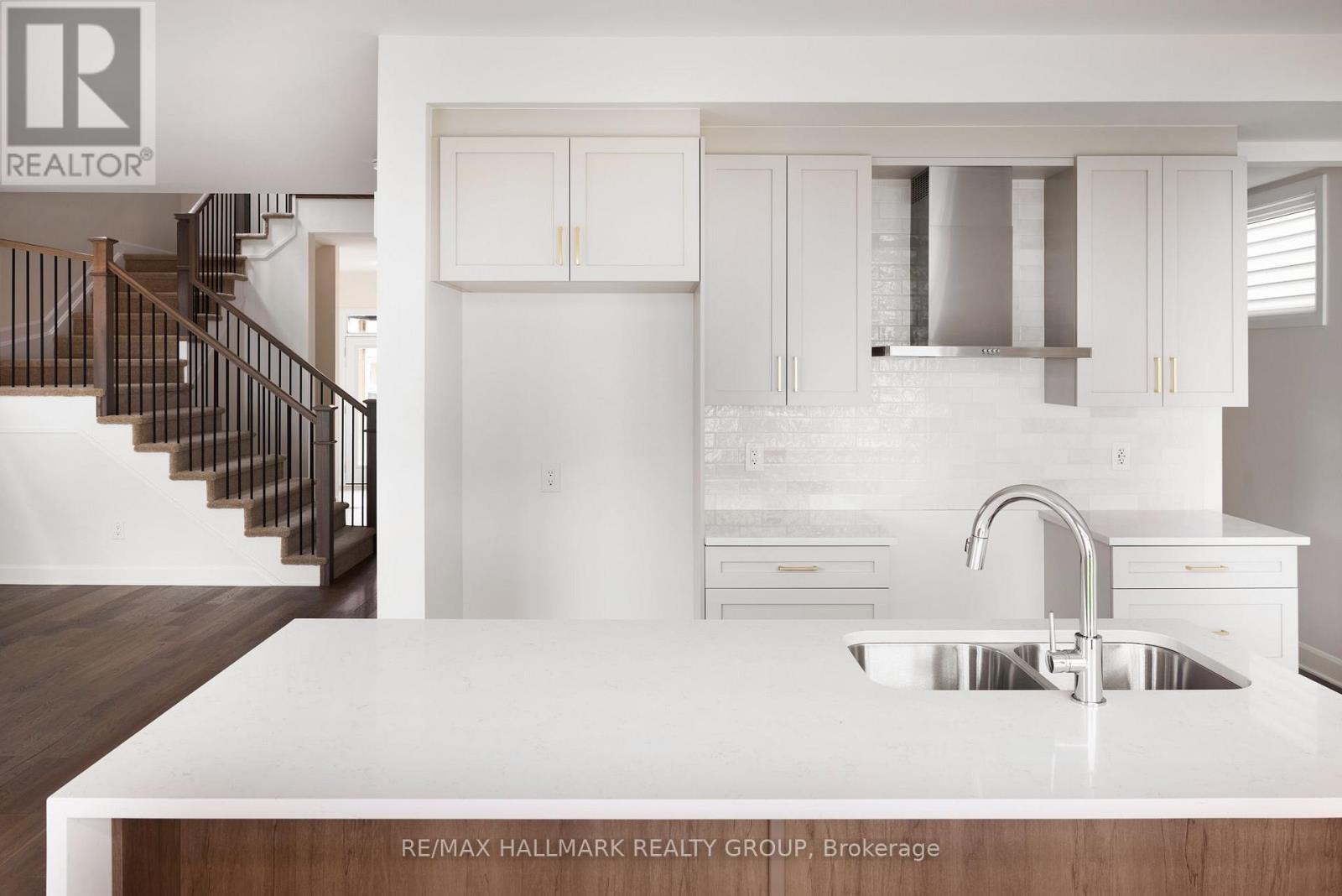 Images are to showcase builder finishes only.