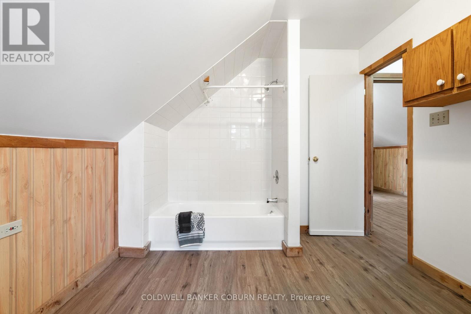544 CRAIG ROAD - Image 25