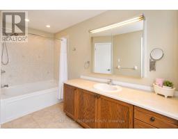 Bathroom - 133 Shady Grove Street, Ottawa, ON K2G6Z5 Photo 12