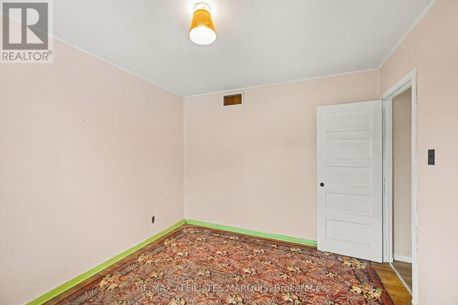 19 CHURCHILL CRESCENT - Image 14