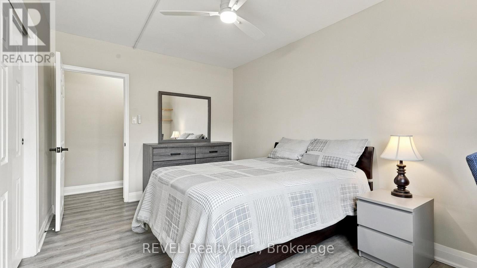 #3 450 CARLTON STREET - 13