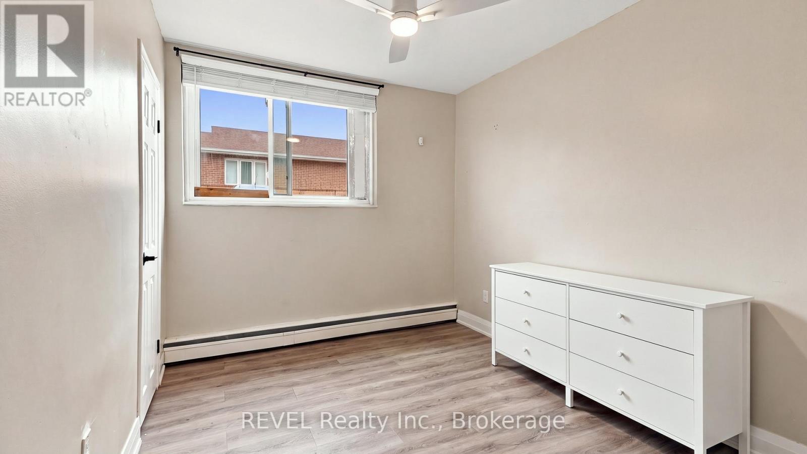#3 450 CARLTON STREET - 15