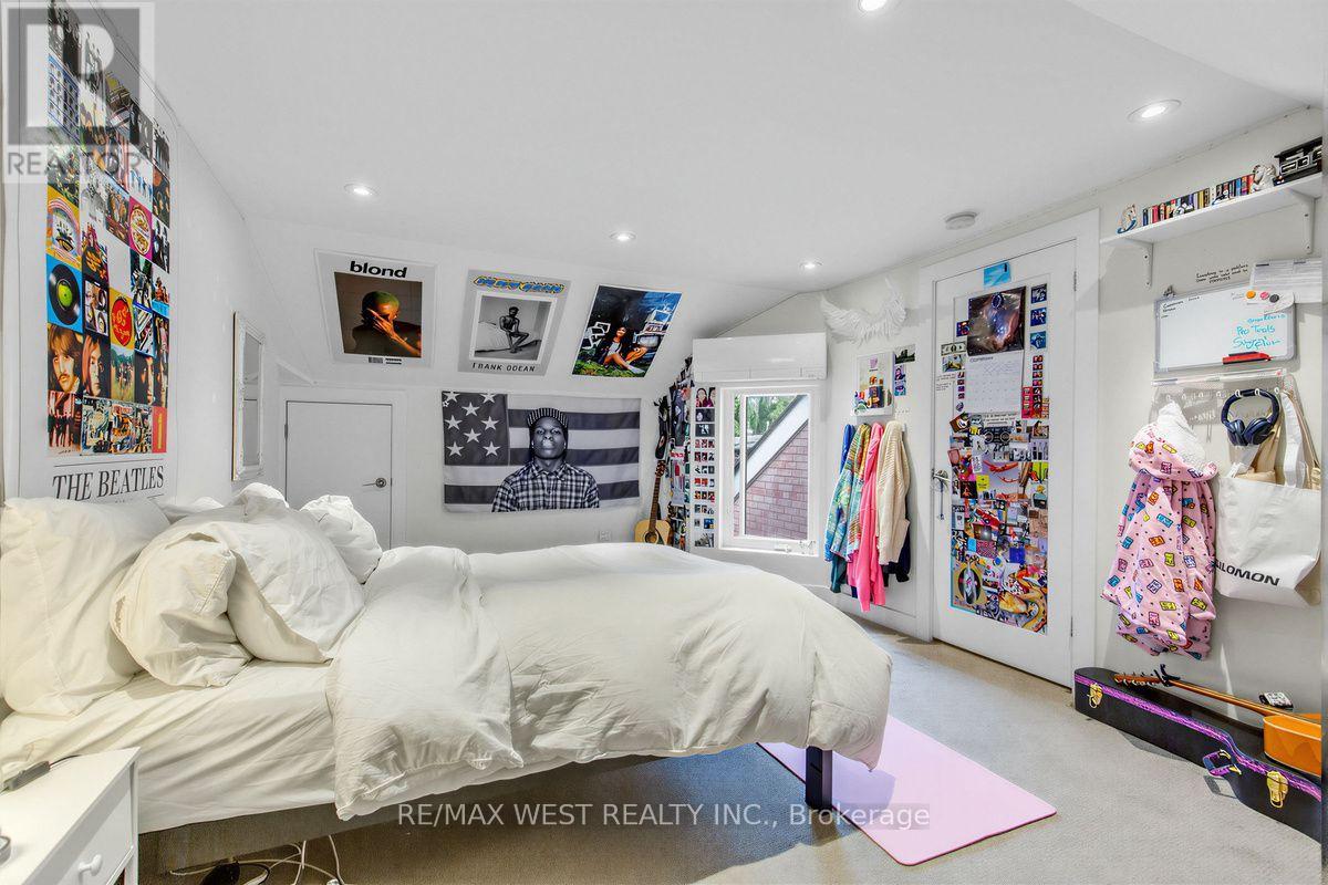 90 Oxford Street, Toronto, ON photo 16