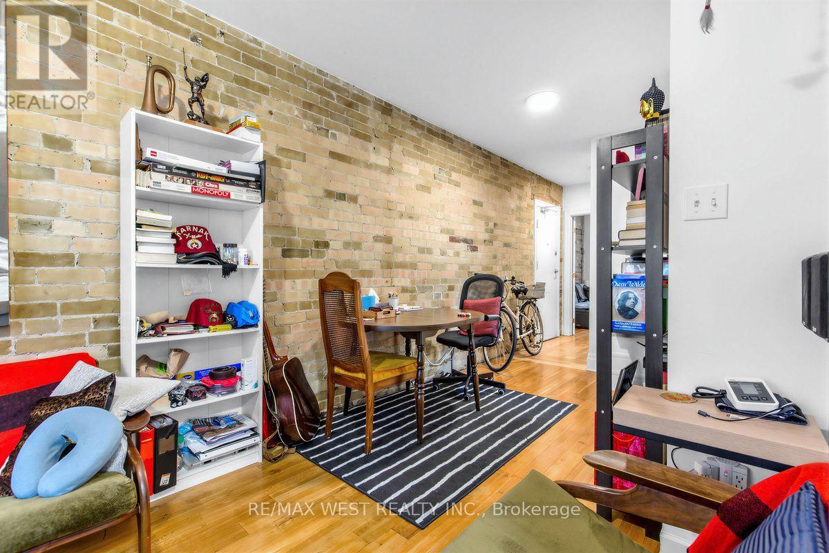 90 Oxford Street, Toronto, ON photo 24