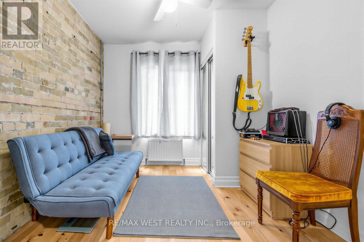 90 Oxford Street, Toronto, ON photo 26
