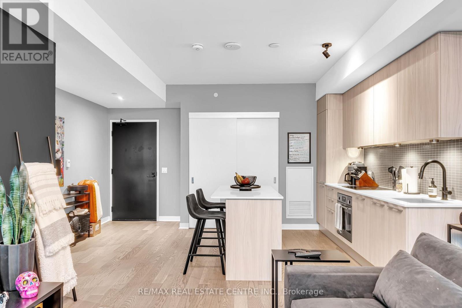 #306 501 ADELAIDE STREET W - 11