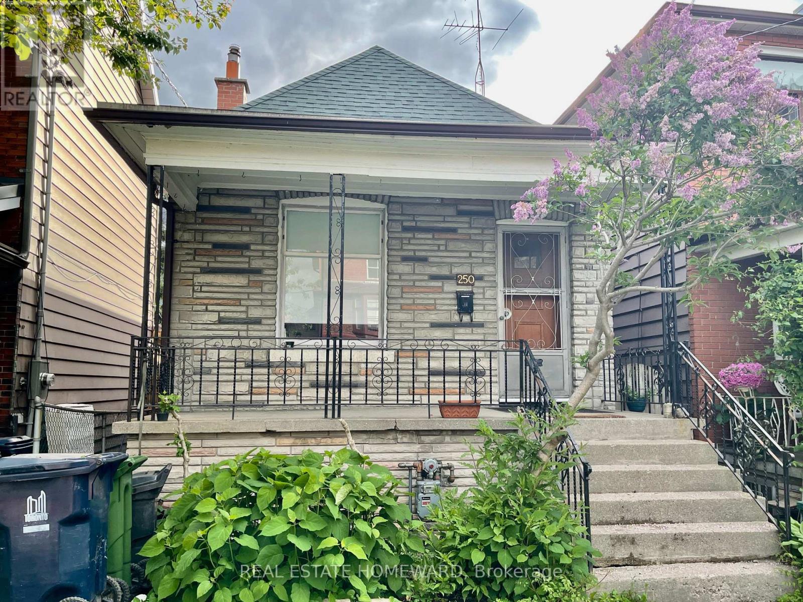 Photo of 250 Rushton Road