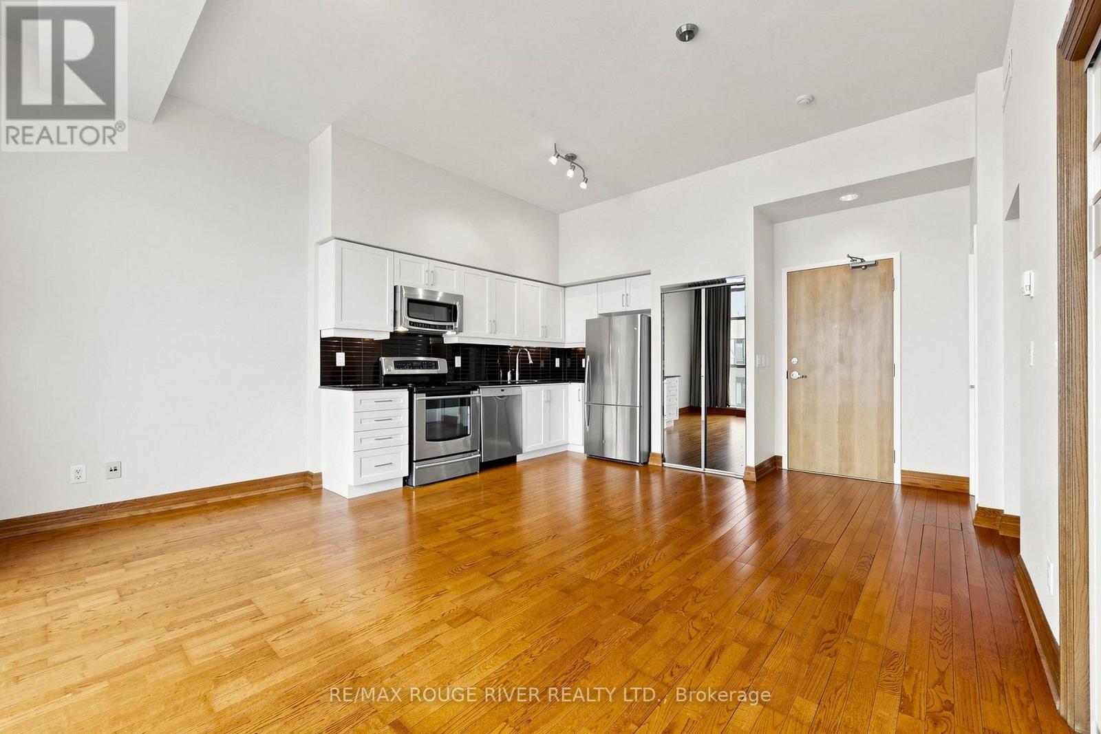606- 601 Kingston Road, Toronto, ON photo 4