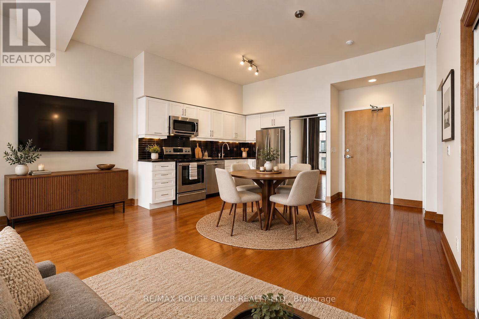 606- 601 Kingston Road, Toronto, ON photo 5
