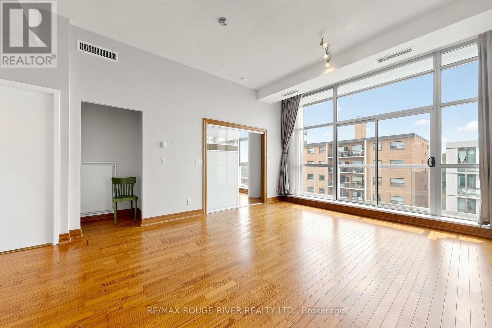 606- 601 Kingston Road, Toronto, ON photo 6